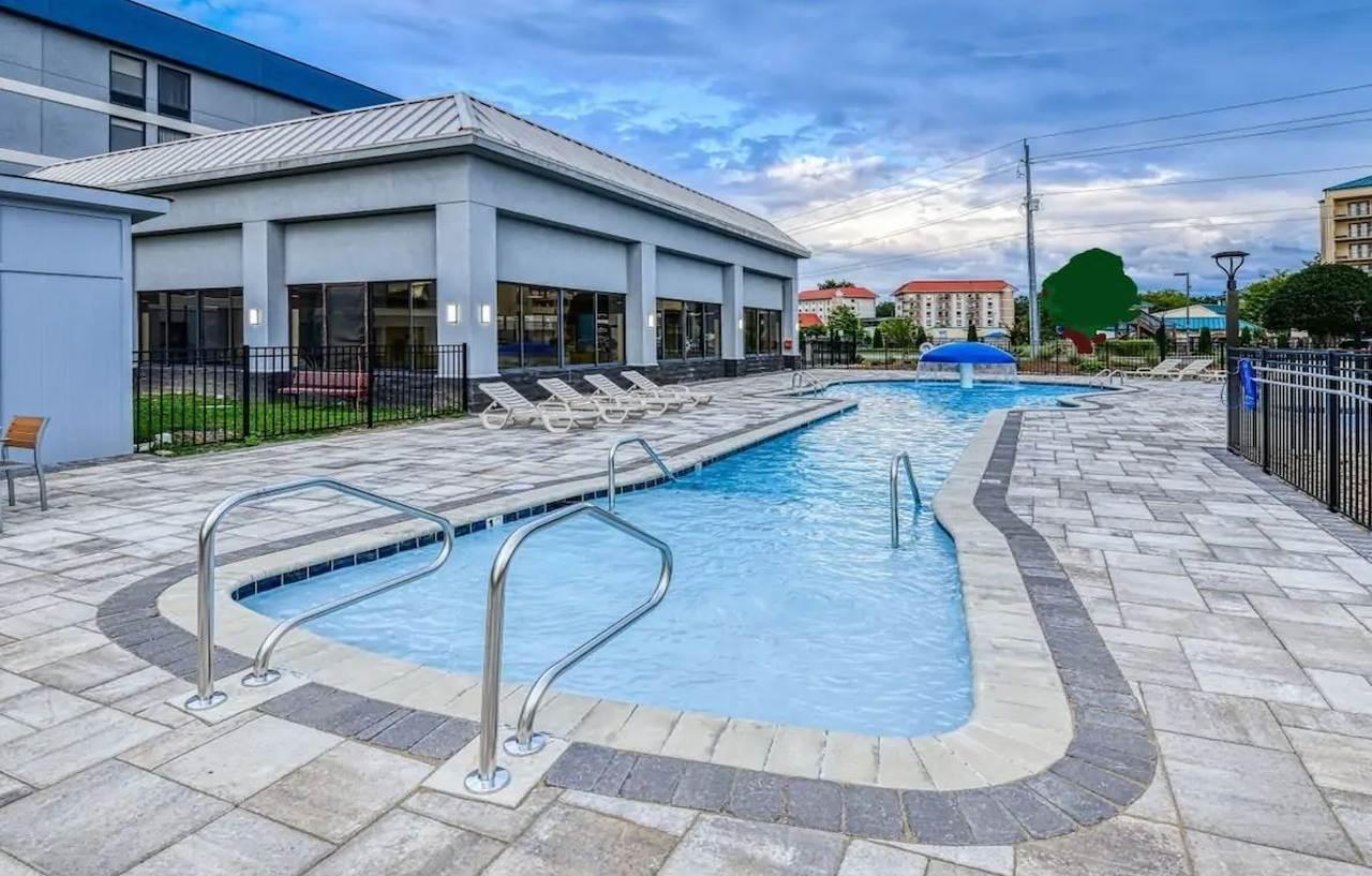 Holiday Inn Express Hotel & Suites Pigeon Forge By Ihg Exterior photo