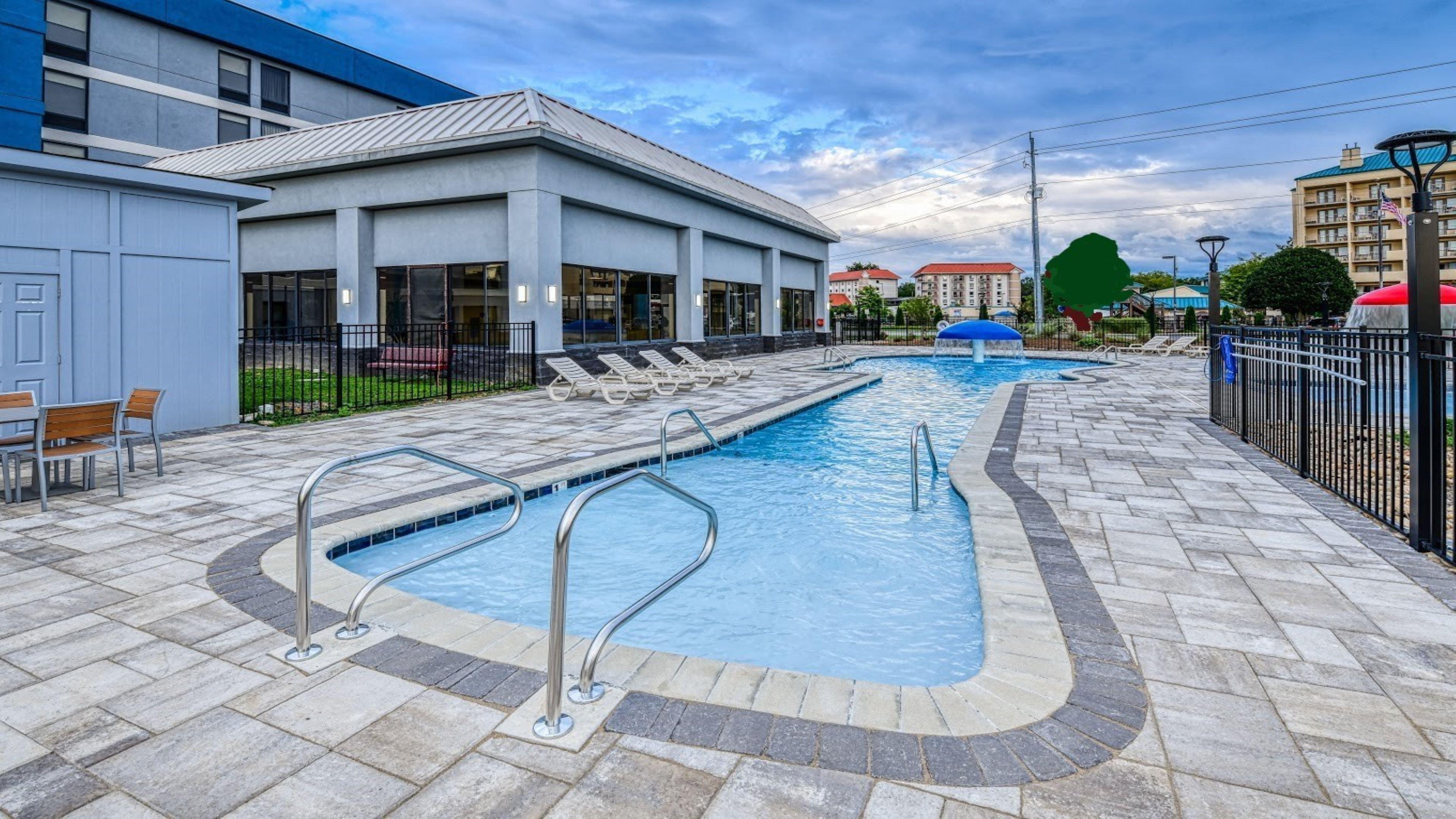 Holiday Inn Express Hotel & Suites Pigeon Forge By Ihg Exterior photo