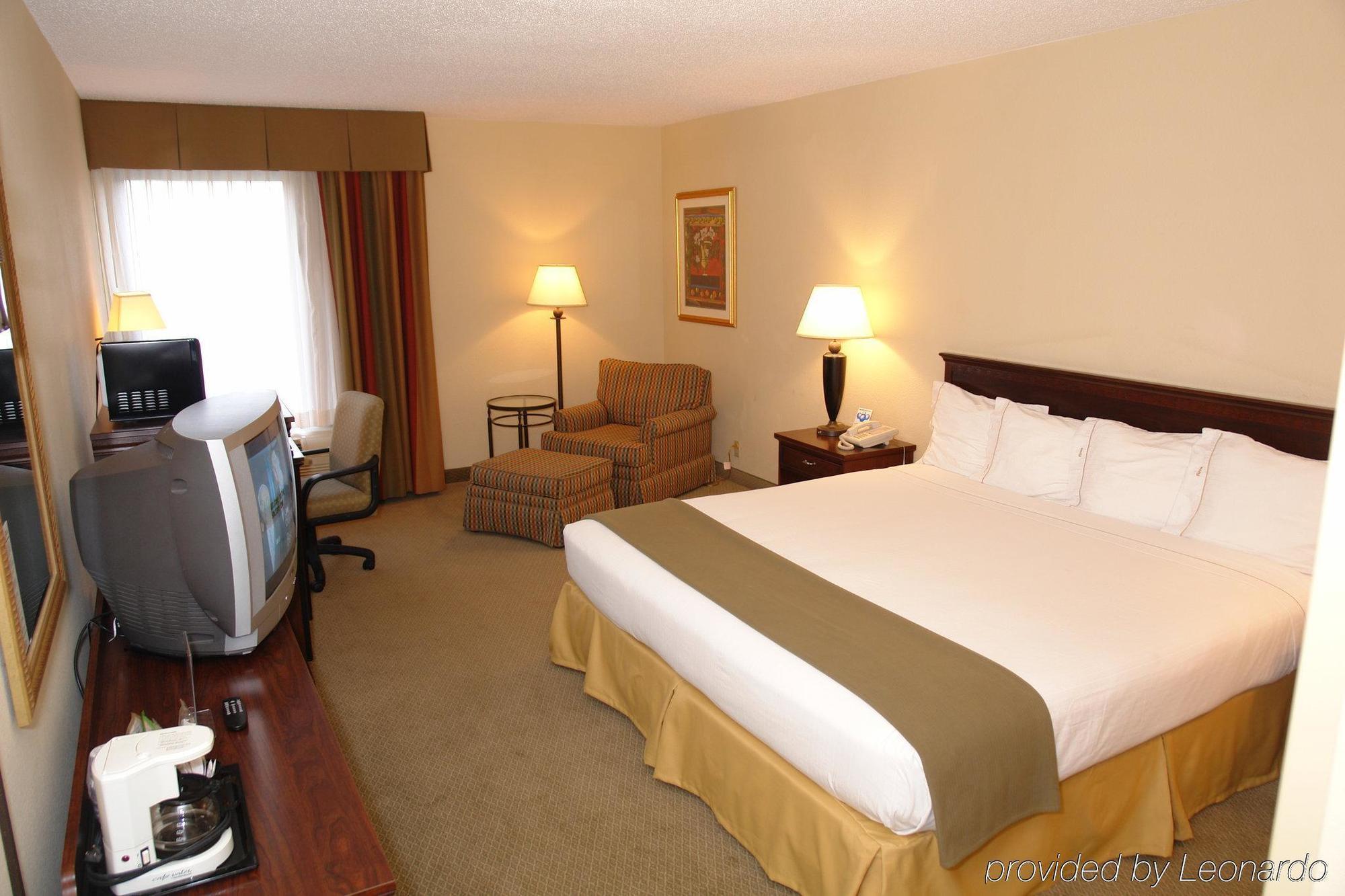 Holiday Inn Express Hotel & Suites Pigeon Forge By Ihg Room photo