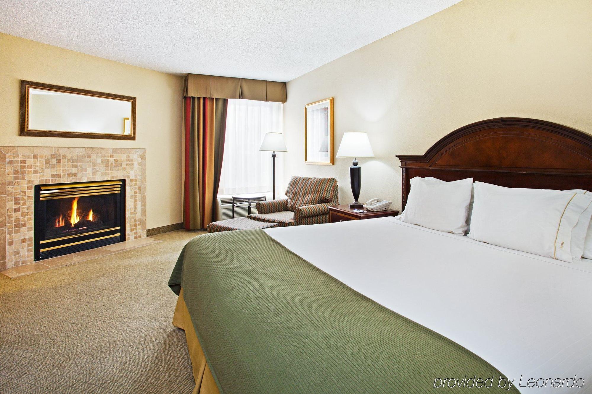 Holiday Inn Express Hotel & Suites Pigeon Forge By Ihg Room photo